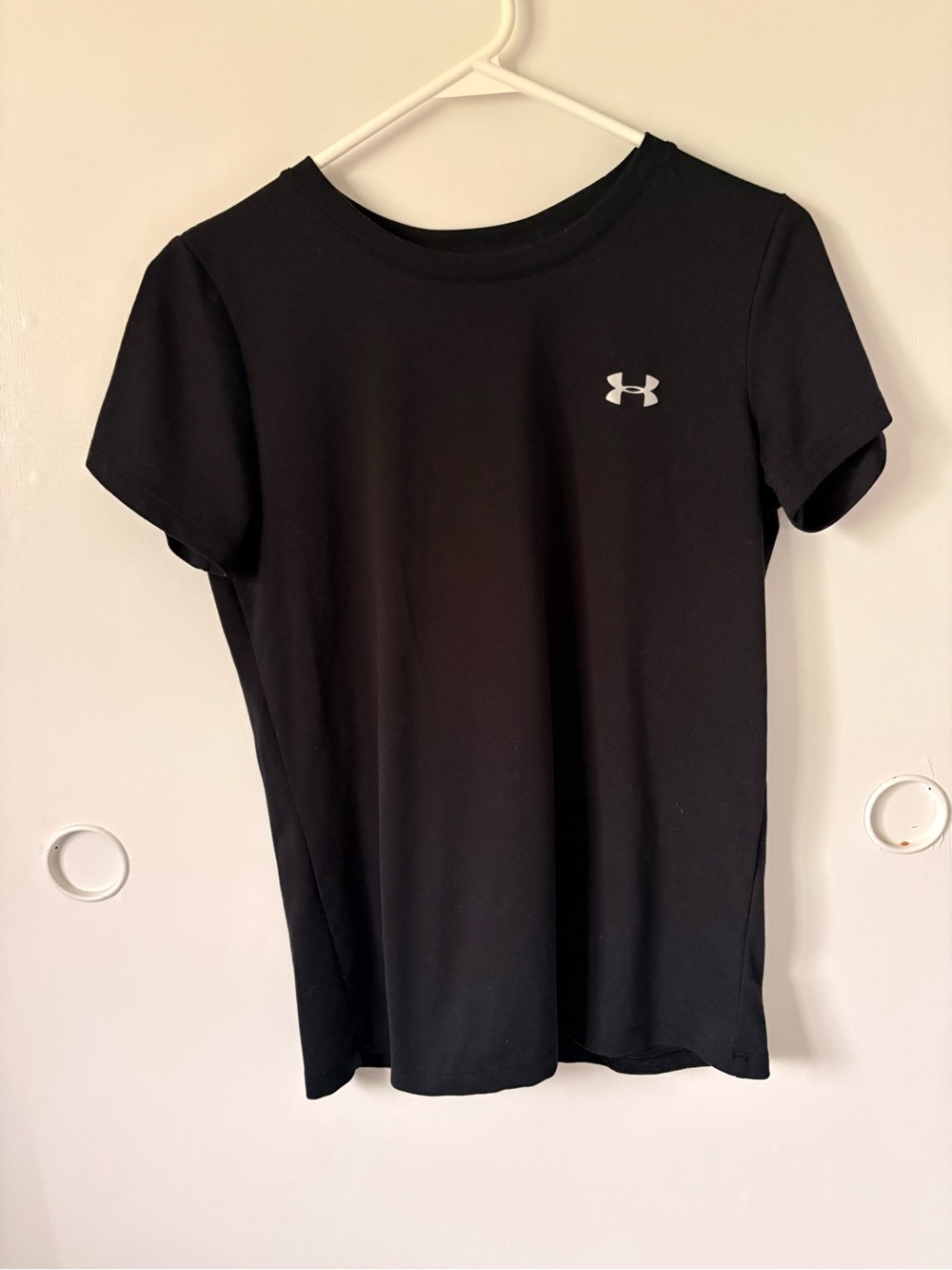 Under Armour Black Short Sleeve Crew Performance Tee. Heat gear size small